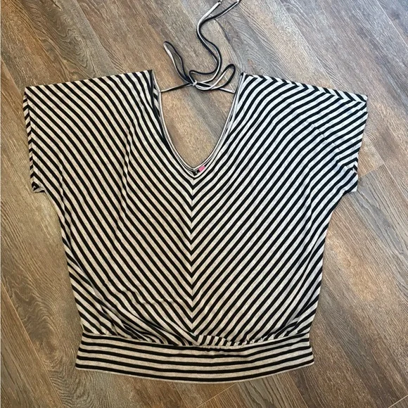 Black and tan Striped V-Neck Top - Picture 1 of 8